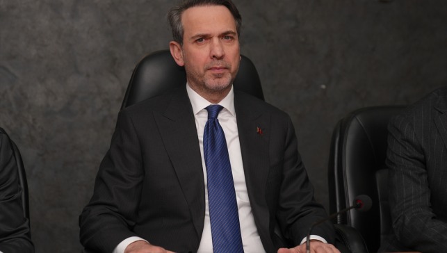 Enerji ve Tabii Kaynaklar Bakanı Alparslan Bayraktar, Erzurum'da ziyaretlerde bulundu