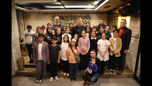 Vali Aydoğdu, öğrencilerle bir araya geldi