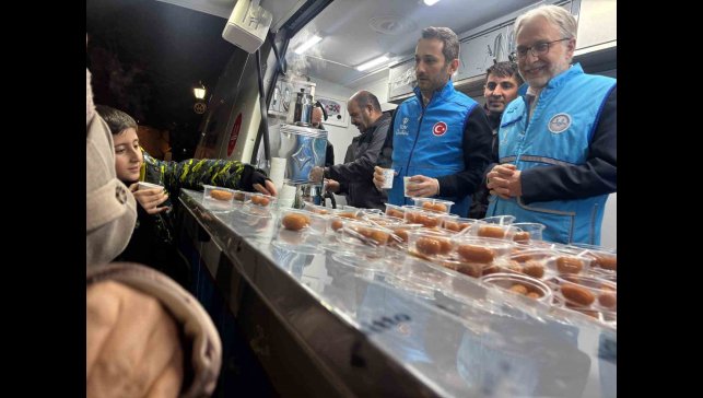 Kadir Gecesinde dualar semaya yükseldi