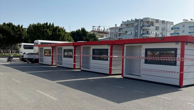 Karmod, Manavgat Belediyesine 5 adet halk ekmek büfe kabini teslim etti