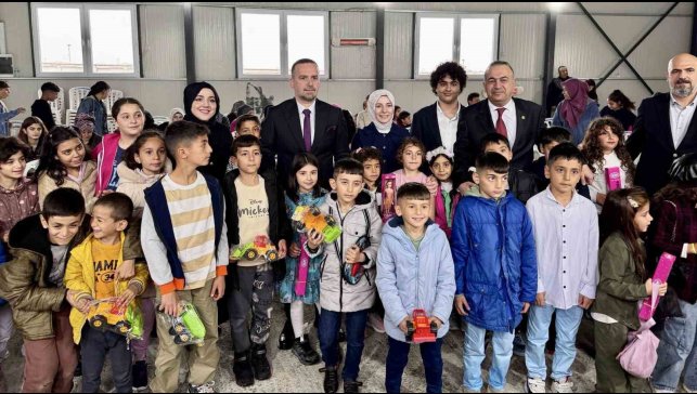 MAGİNDER'den Samanköy Konteyner Kent'te bayram sevinci