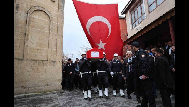 Şehit polis Mesut Acar memleketi Muş'ta son yolculuğuna uğurlandı