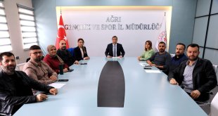 İl Müdürü Ahmet Çelebi, Gençlik Liderleriyle Değerlendirme Toplantısında Buluştu