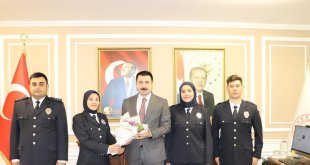 Diyadin’de Polis Haftası Kapsamında Çelenk Sunma Töreni Düzenlendi