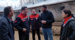 Doğubayazıt'ta fırtınada hayvanları telef olan çiftçilere Tarım Müdürlüğü’nden ziyaret