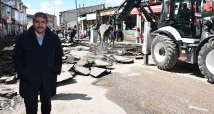 Patnos Malazgirt Caddesi’nde asfalt söküm çalışmaları başladı