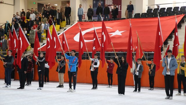 Van ve çevre illerde 23 Nisan Ulusal Egemenlik ve Çocuk Bayramı kutlandı
