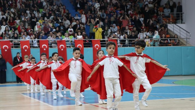 Diyarbakır ve çevre illerde 23 Nisan Ulusal Egemenlik ve Çocuk Bayramı kutlandı