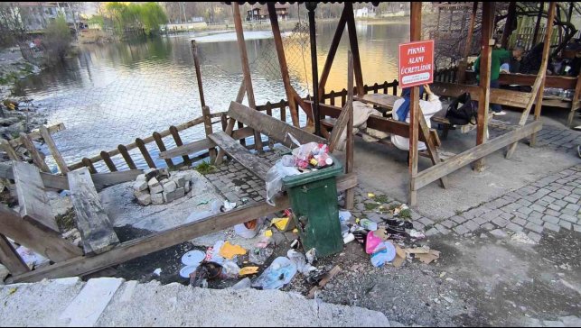 Uzundere Yedigöller Mesire Alanı çöplüğe döndü