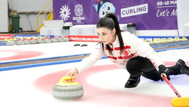 Genç Curling Milli Takımı, ilk kez düzenlenecek dünya şampiyonasına hazırlanıyor