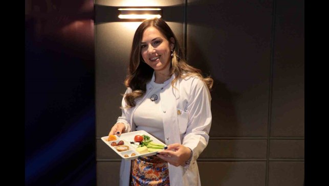 Bayram kahvaltılarında sofrada porsiyonlara dikkat etmemiz gerekiyor