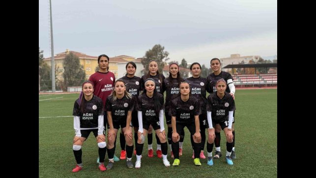 Ağrı ASP Kadın Futbol Takımı, 1. Lig yolunda Play-Off mücadelesine çıkıyor