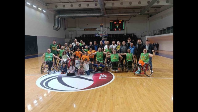 Malatya Büyükşehir Belediyesi Tekerlekli Basketbol Takımı şampiyonluğa ulaştı