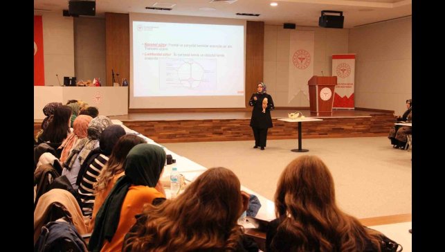 Elazığ'da ebelere yönelik eğitimler sürüyor