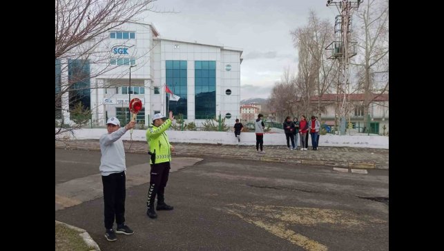 Emniyetten öğrencilere trafik eğitimi