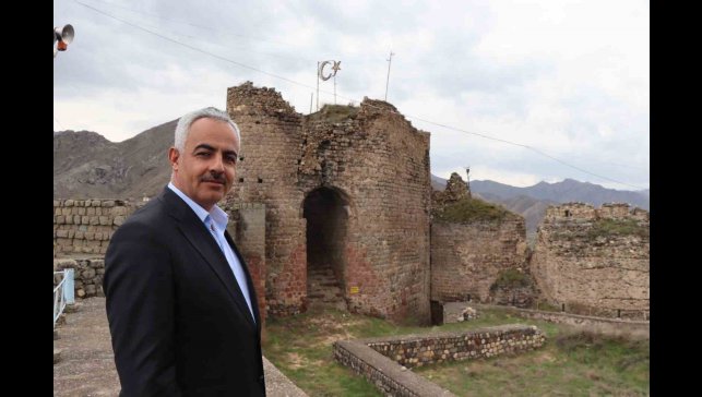 Oltu Kalesi'nin restorasyonu başlıyor