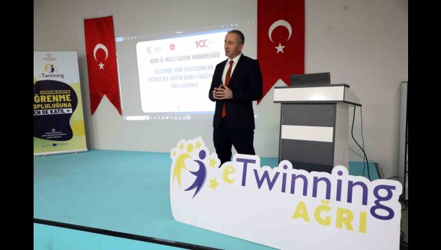 Ağrı'da öğretmenlere yönelik "Eğitimde Yeni Yaklaşımlar" kursu düzenlendi