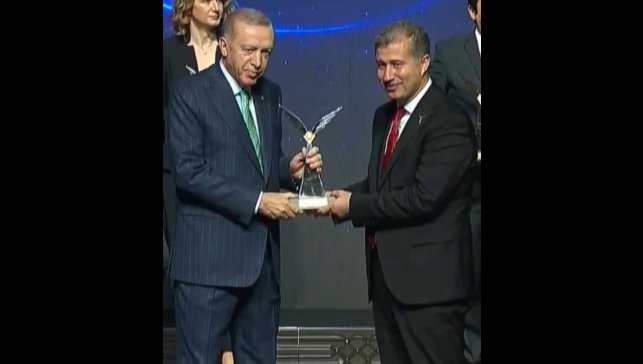 Atatürk Üniversitesinin ödüllü akademisyeni Prof. Dr. Gülçin, AİÇÜ Rektörü oldu