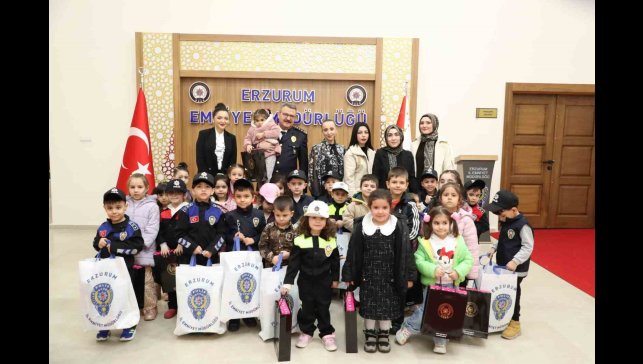 Emniyet müdürünün minik misafirleri