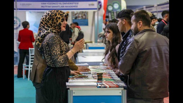 Van Büyükşehir Belediyesi, Doğu Anadolu Kariyer Fuarı'nda stant açtı