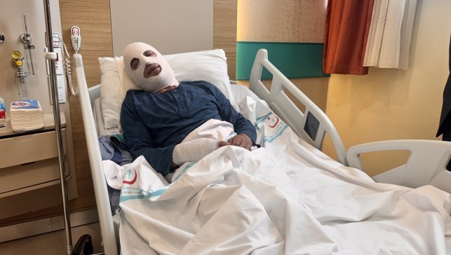 Ocakta ısıttığı sprey boya tüpünün patlamasıyla ağır yaralanan genç hastaneye kaldırıldı