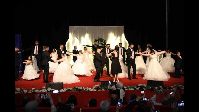 Down sendromlular düğün coşkusu yaşadı: Hem duygusal hem de renkli görüntüler ortaya çıktı