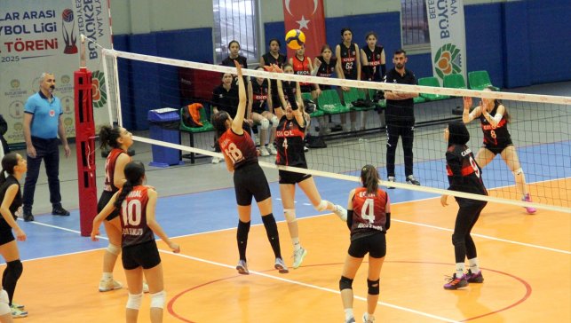 Voleybol: Küçük Kızlar Grup Müsabakası