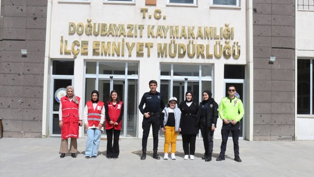 Ağrı'da engelli çocuğun polis olma hayali bir günlüğüne gerçek oldu