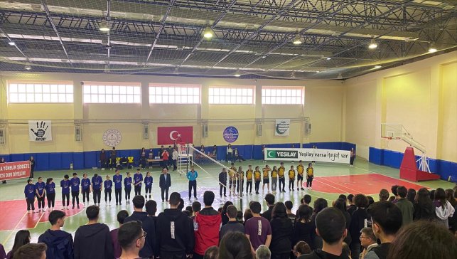 Yeşilay Elazığ Şubesi voleybol turnuvası düzenledi