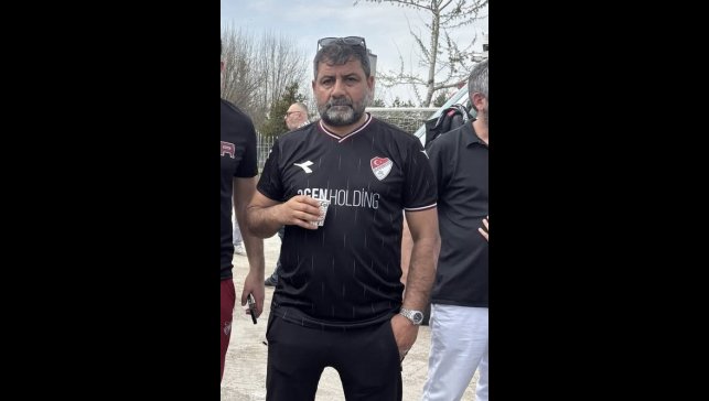 Elazığspor tribün lideri Biçer, platformdan düşüp belini kırdı