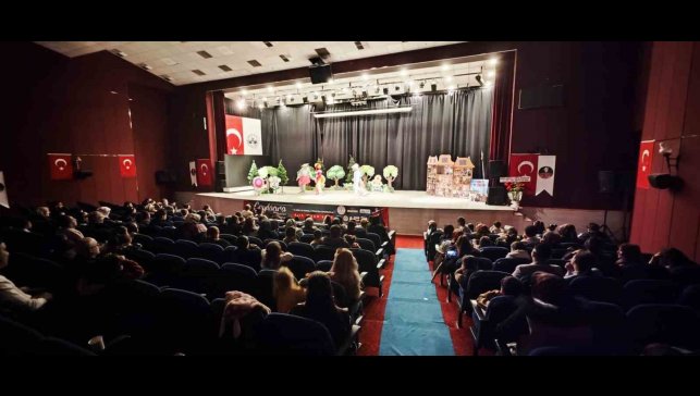 Elazığ'da tiyatro festivali yoğun ilgi gördü