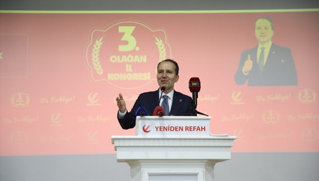 Yeniden Refah Partisi Genel Başkanı Erbakan, Bingöl'de partisinin il kongresine katıldı