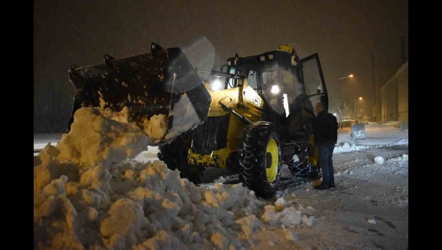 Bitlis'te 74 köy yolu ulaşıma kapandı