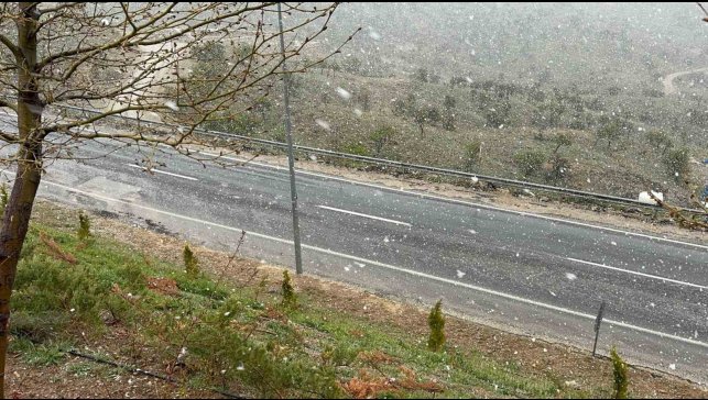 Elazığ'ın yüksek kesimlerinde kar yağışı başladı