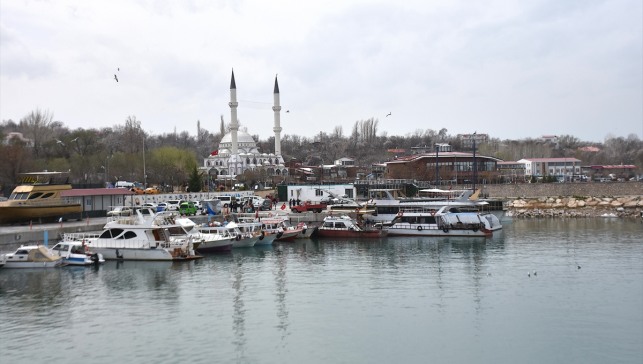 Van Gölü'ndeki inci kefali, göç yolculuğunda sıkı şekilde korunacak
