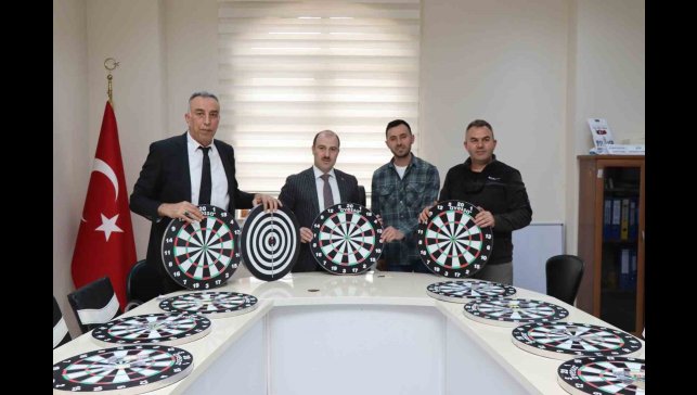 Siyah İnci Motosikletlilerden dart turnuvasına destek