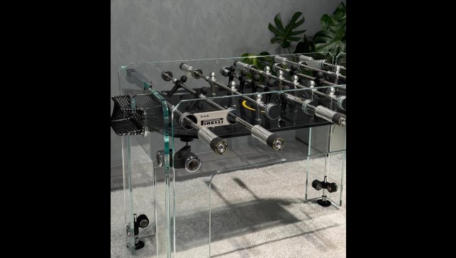 Pirelli, Milano'da sınırlı üretim langırt masasını tanıttı