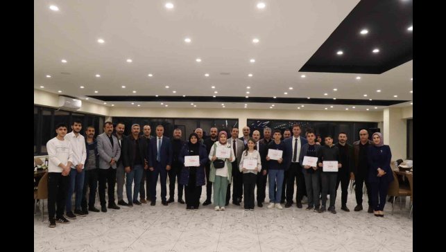 "Kitap Kurdu" öğrencileri ödüllendirdi