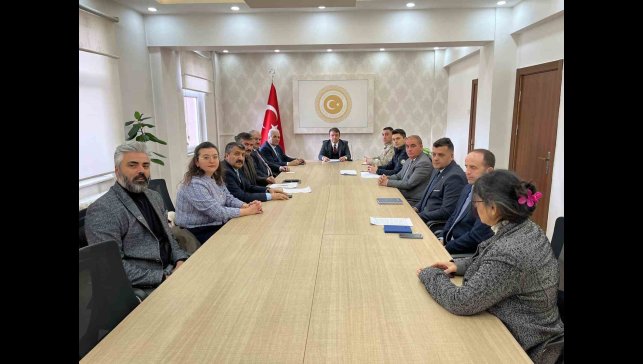 Eleşkirt'te sokak hayvanlarını koruma kurulu toplantısı yapıldı