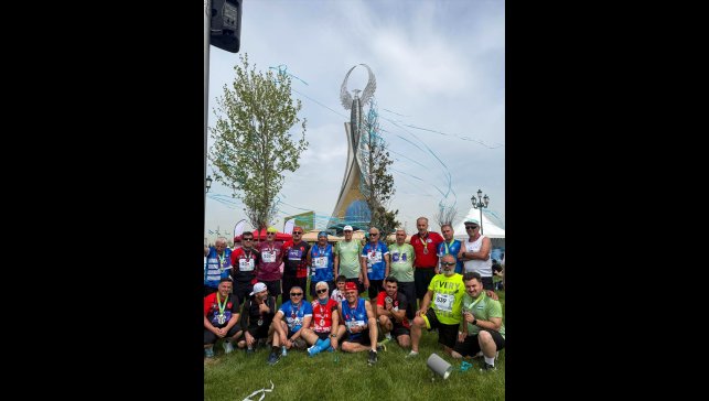 "Palandöken Masterler" ekibi Özbekistan'da "Uluslararası Taşkent Maratonu"na katıldı