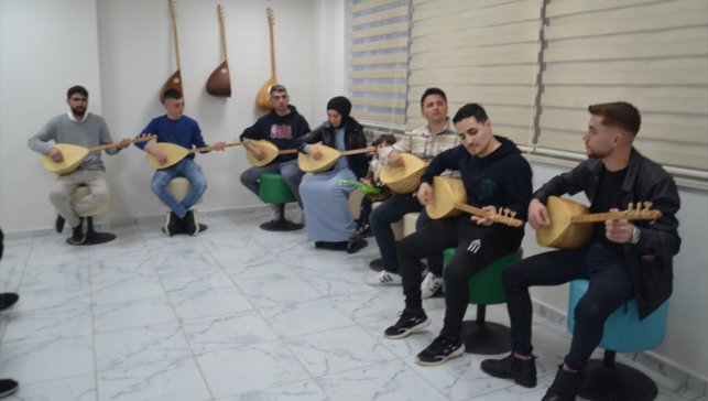 Muş'ta bağlama ve gitar kursu açıldı
