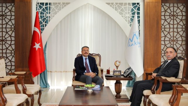 Hakkari Üniversitesi Rektörü Gençcelep, Vali Çelik'i ziyaret etti