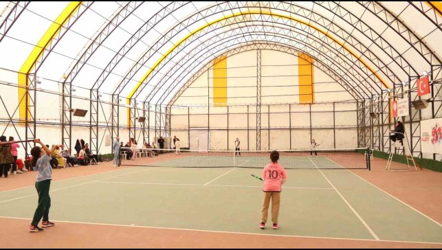 Elazığ'da tenis müsabakaları tamamlandı