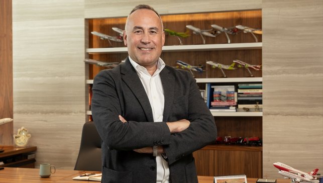 Yenilenen Antalya Havalimanı ilk yolcularını karşıladı