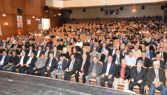 Malatya'da "Turgut Özal ve Hamit Fendoğlu'nu Anma ve Anlama" programı düzenlendi