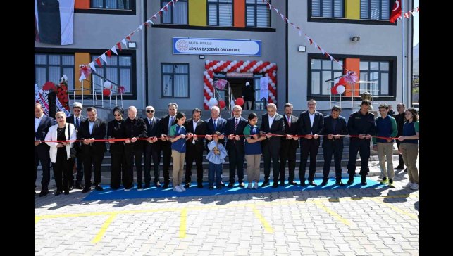 Adnan Başdemir Ortaokulu hizmete açıldı