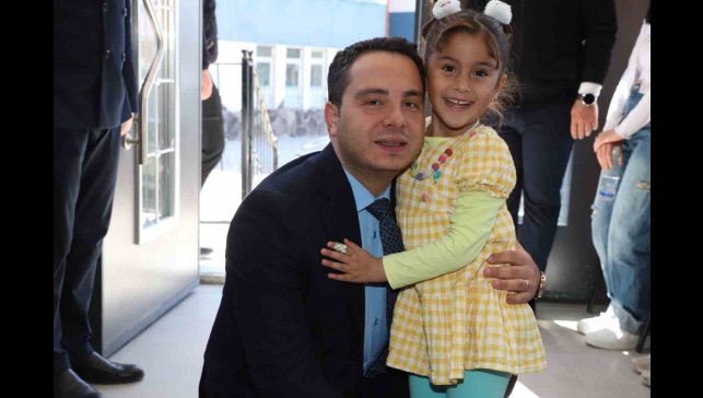 Muradiyeli anneler çocuklarıyla kütüphanede buluşuyor