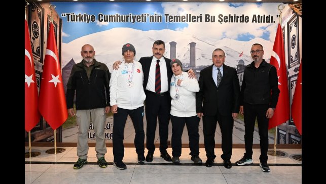 Vali Çiftçi'den anlamlı kabul