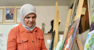 Zihniye Yalçın'ın 62 yaşında başlayan resim tutkusu, kişisel sergiyle taçlanmayı bekliyor