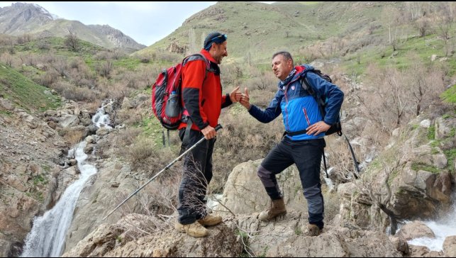 Hakkari'de Marunus Şelalesi'ne doğa yürüyüşü